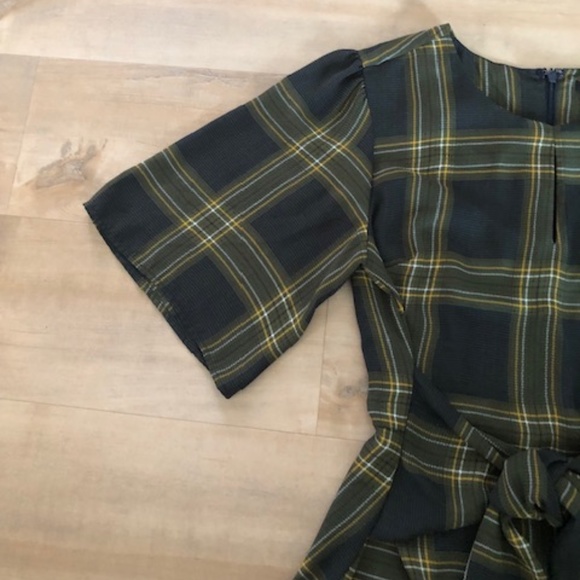 Ann Taylor Factory Top short sleeve green tie front XS - Picture 4 of 12